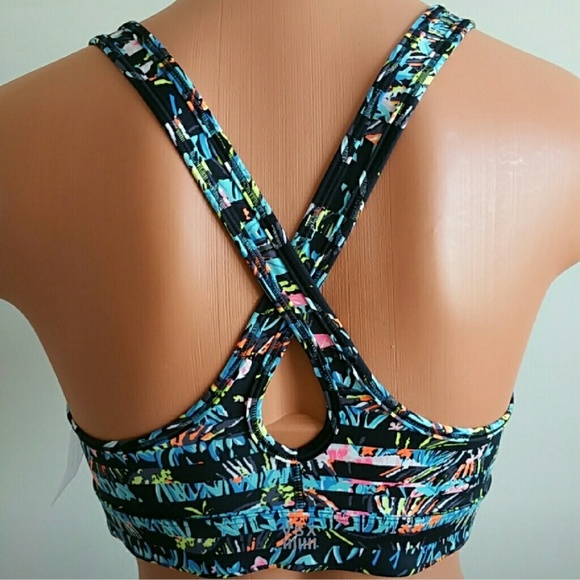 Size S🌺 VICTORIA'S SECRET SPORTS BRA.nwt - Picture 2 of 4